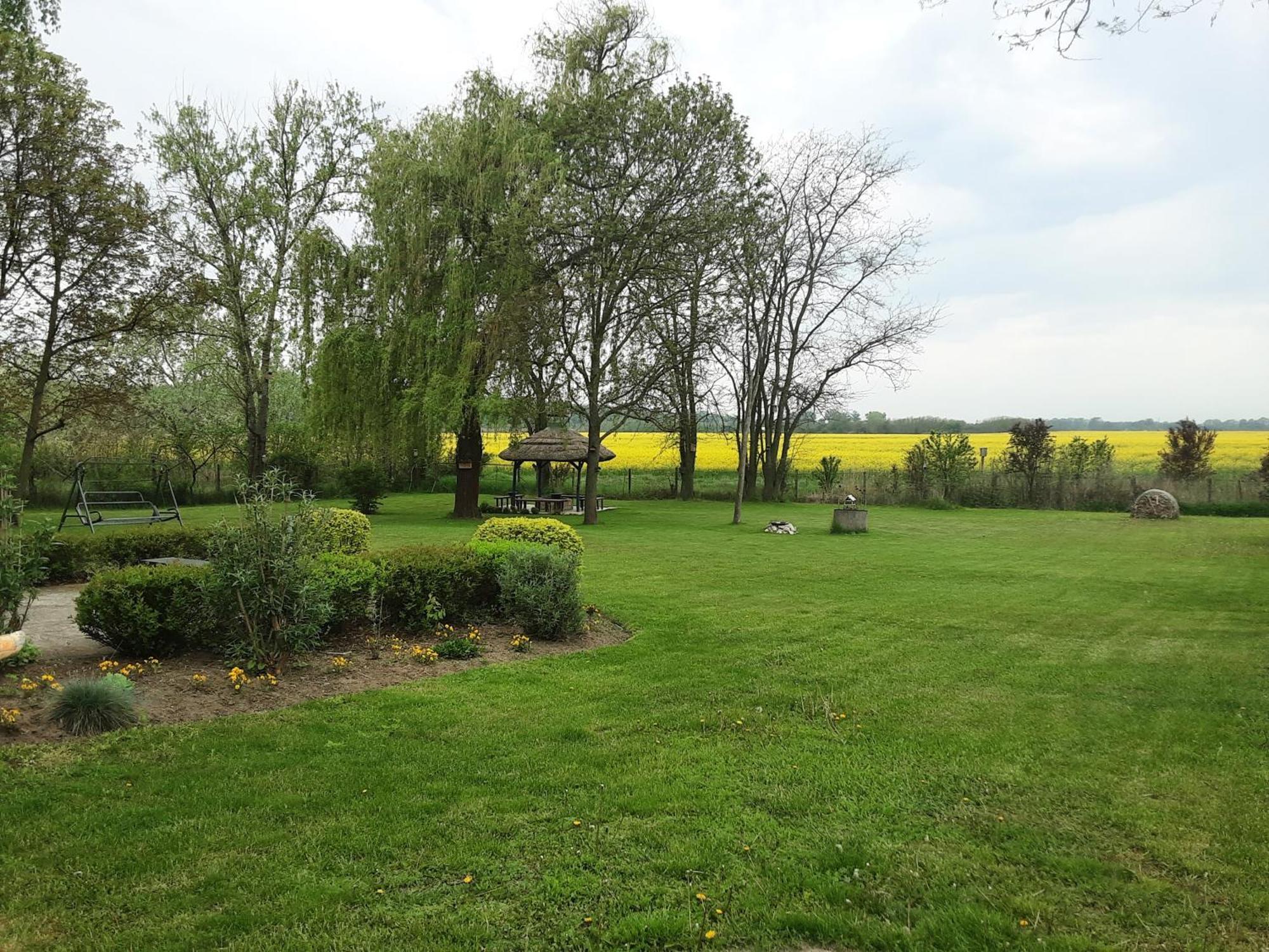 Herberg Tisza Tiszababolna Экстерьер фото
